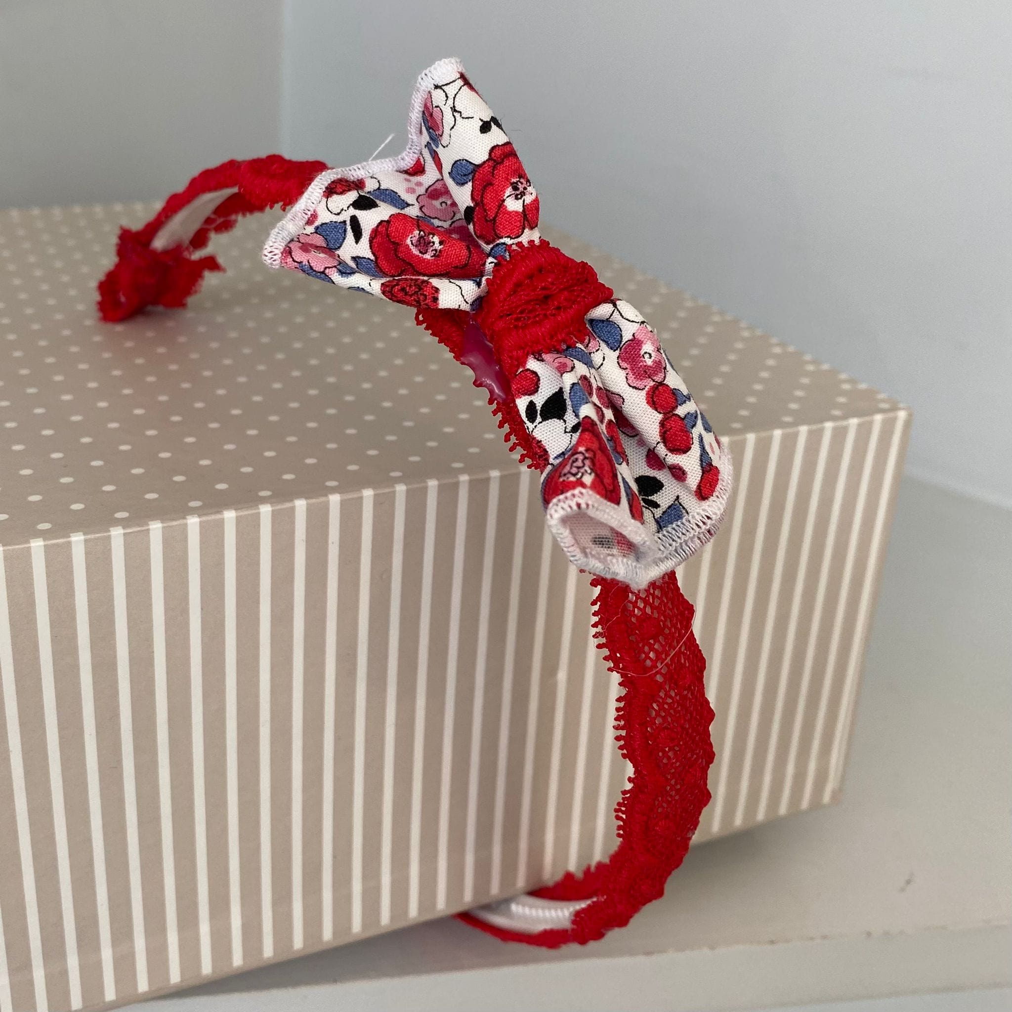 LA AMAPOLA - Martina Hairpiece - Red