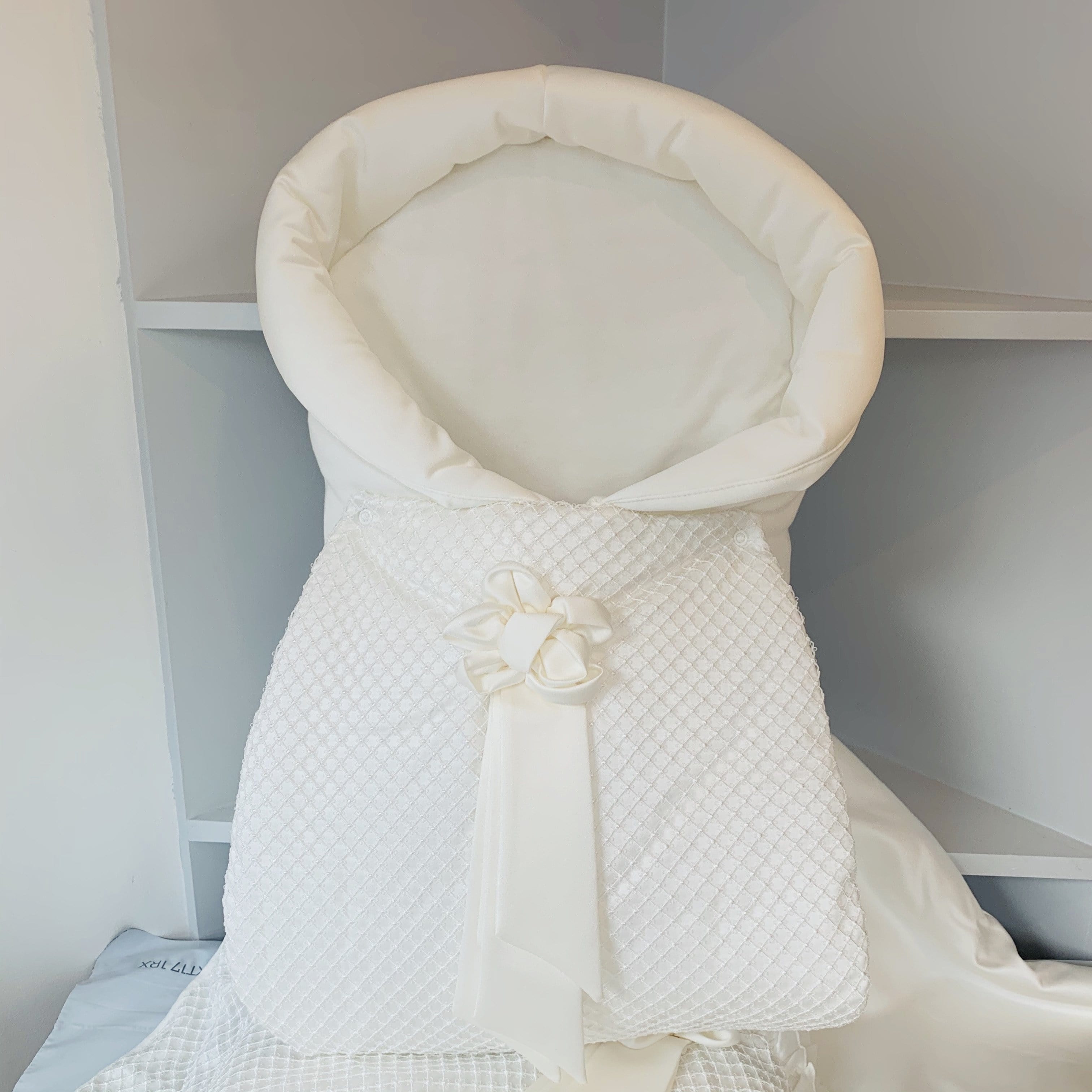 SOFIJA SATIN CREAM BABY NEST